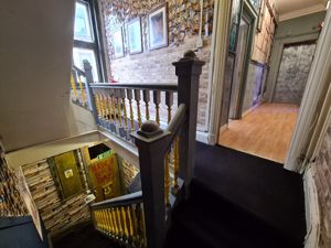1a Crompton Street- click for photo gallery